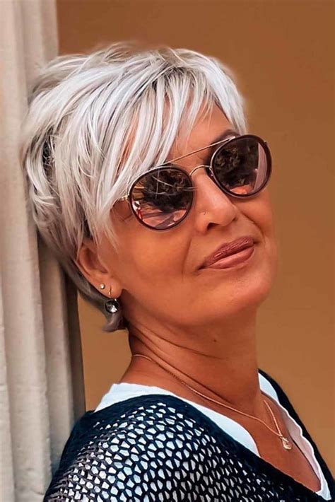 Visage Rond Rajeunissent Coiffure Coupe De Cheveux Femme 50 Ans Visage rond : 10 coupes courtes qui rajeunissent après 50 ans